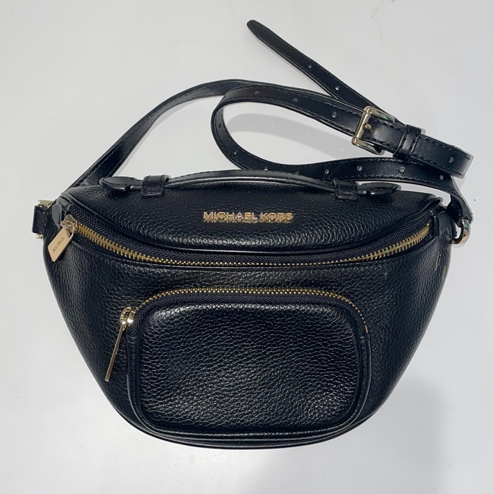 MICHAEL Michael Kors Black and Gold Crossbody Bag with Pebbled Leather